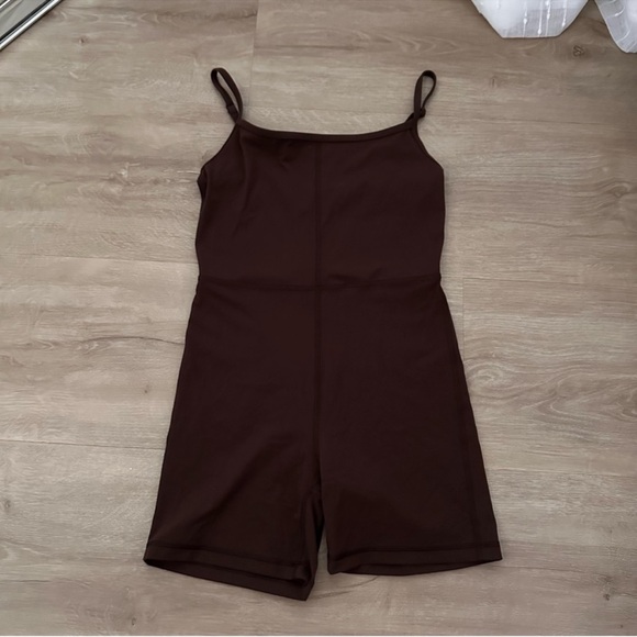 Aritzia Wilfred Free Divinity 5” Romper Mocha - Picture 2 of 3